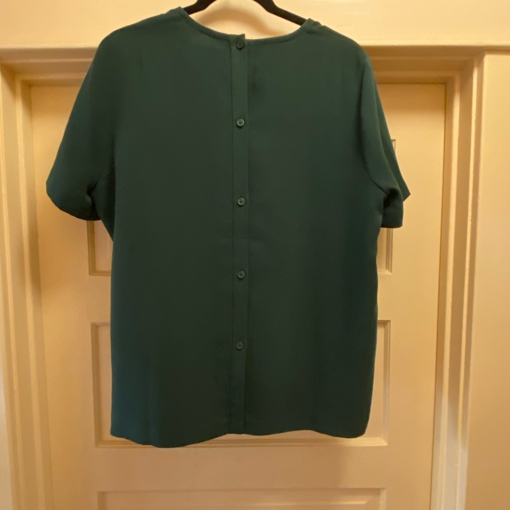 Madewell back button green top